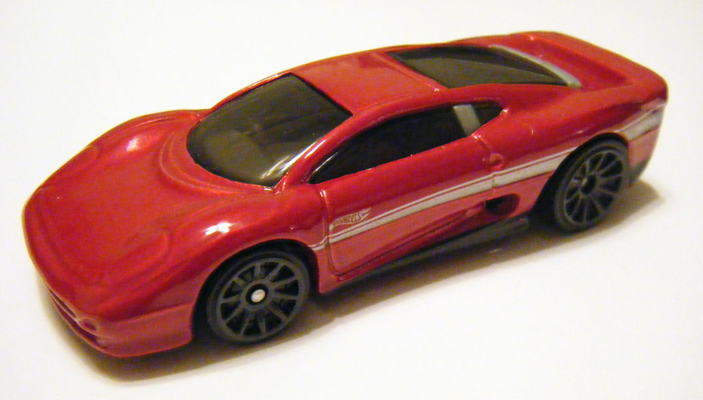 Jaguar xj220 hot wheels