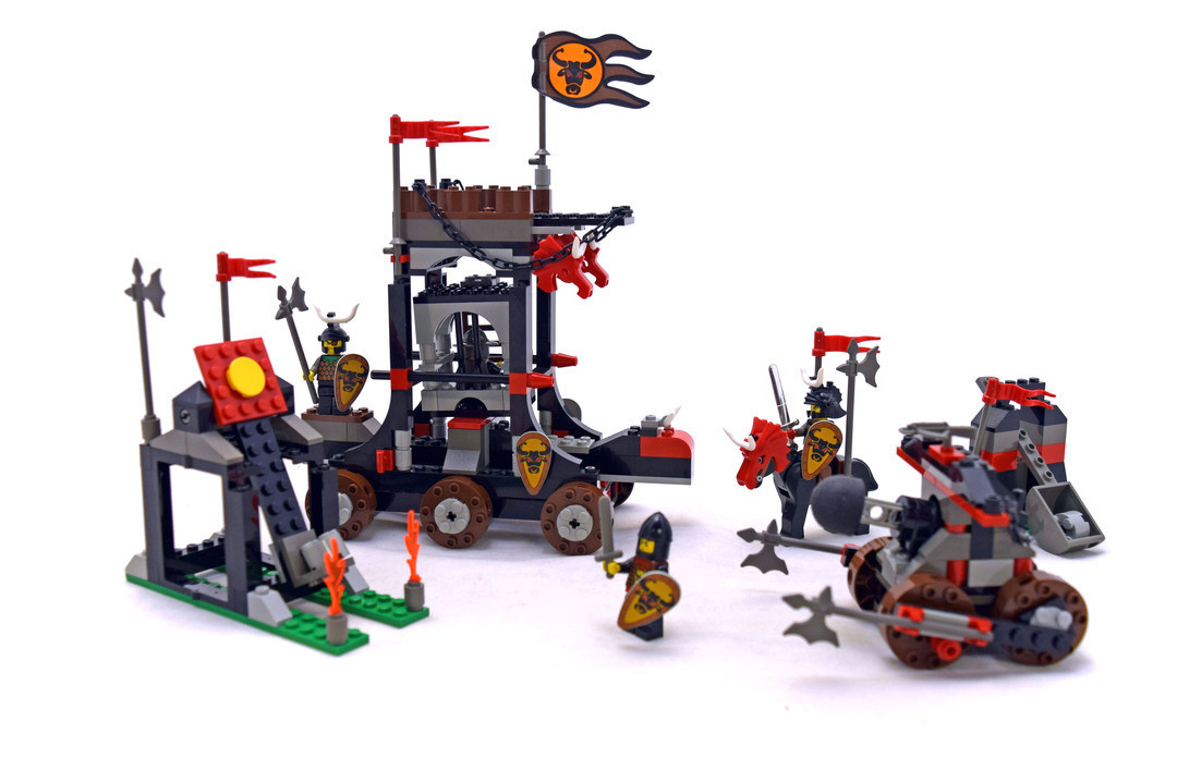 Lego King selling Leo's Castle and Bull's Attack Sets