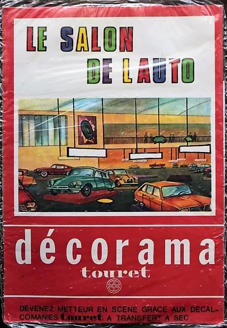 Voiture de décoration style futuriste en résine - Deco Brocante - Emercat,  le marché du Béarn des gaves