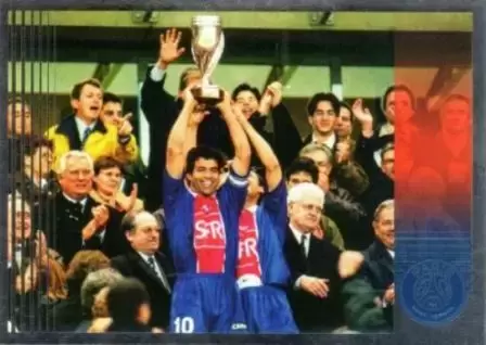 Paris Saint-Germain (PSG) 50 ans - 2021 - 4 avril 1998 - Joie de Raí , la Coupe de la Ligue est à Paris