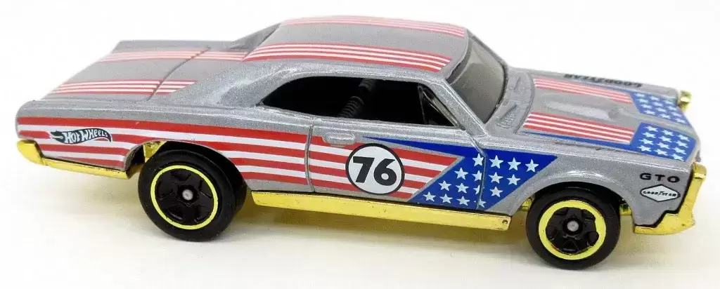 Hot Wheels Star & Stripes \'22 - ’67 (Pontiac) GTO