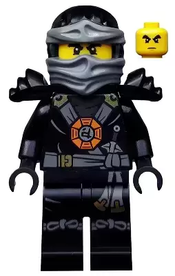 LEGO Ninjago Minifigures - Cole (Deepstone Armor) - Possession