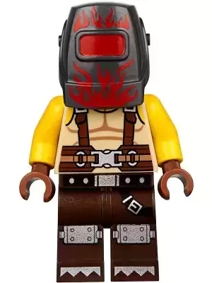 Lego MINIFIGURE Batman - Battle Ready, Tire Armor, Tattered Cape, Yellow  Utility Belt