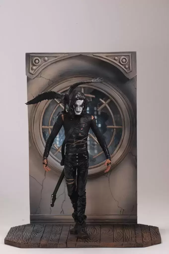 McFarlane - Movie Maniacs - The Crow - Movie Maniacs Eric Draven with Display Case