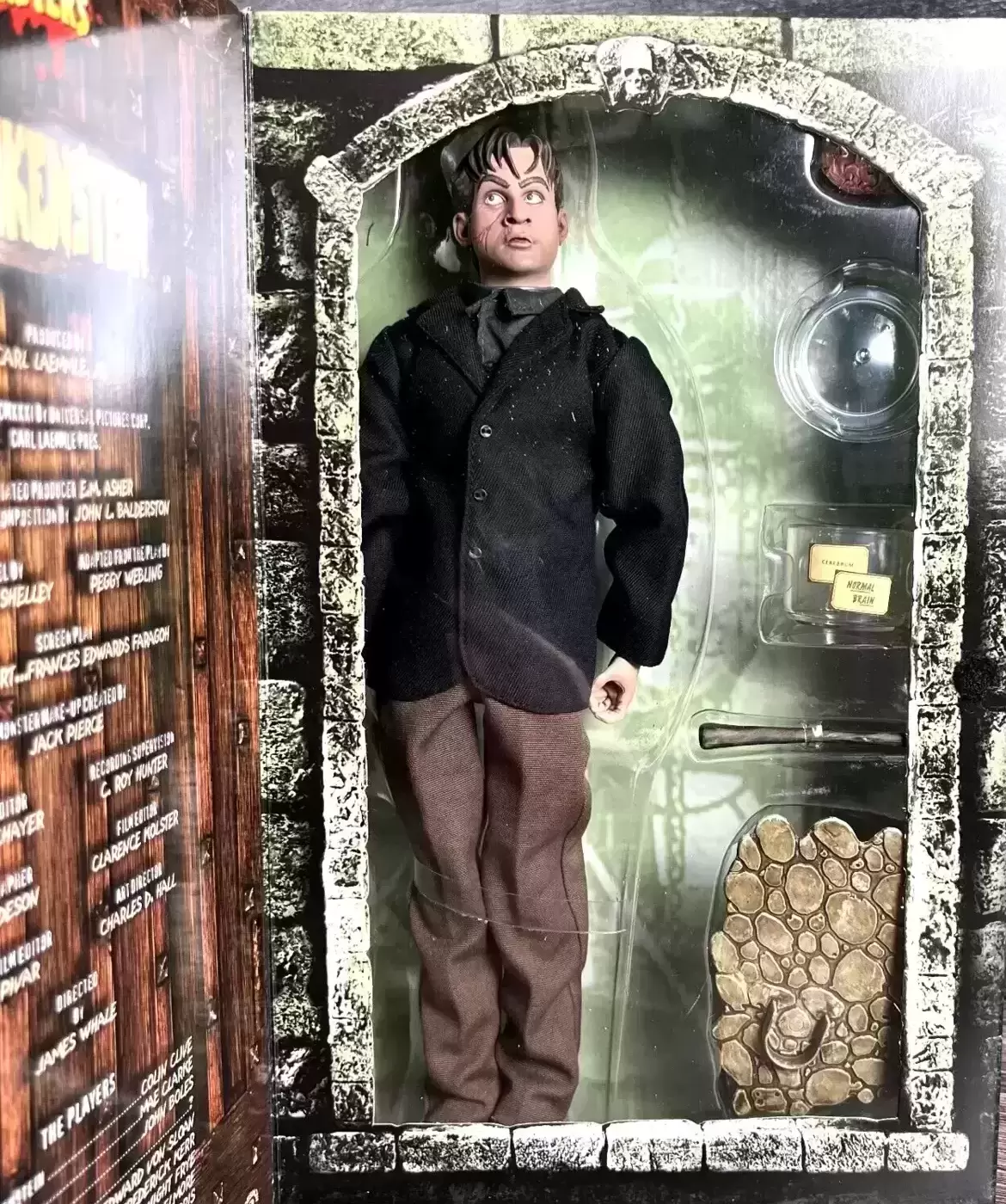 Sideshow - Universal Monsters - Frankenstein 1931 12” Fritz