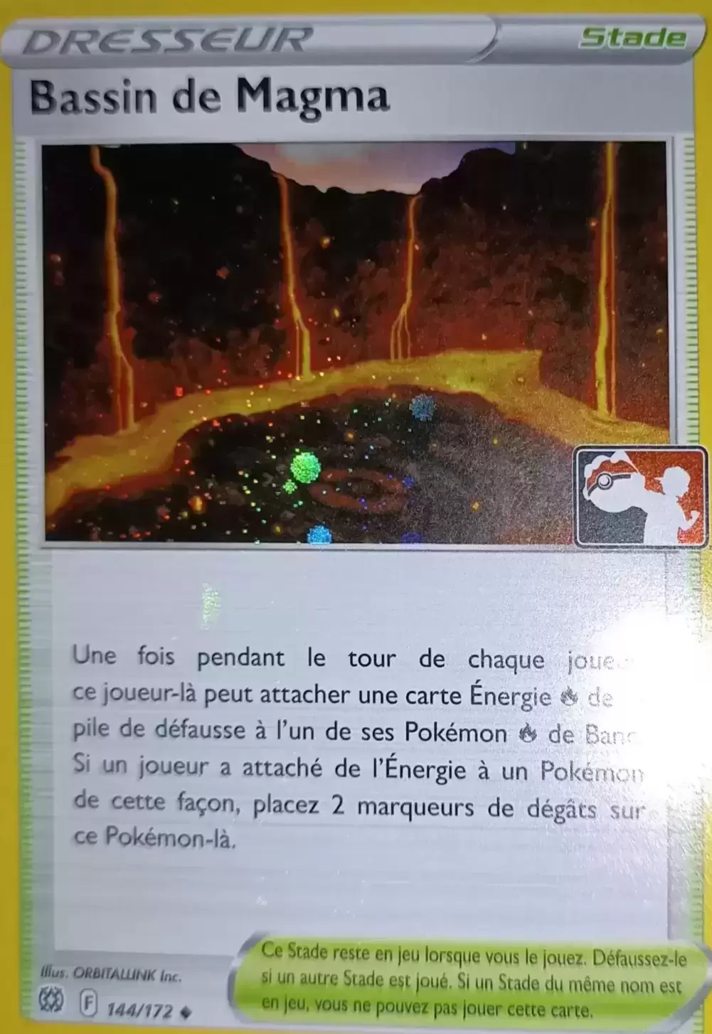 Stars Etincelantes Play! Pokémon - Bassin de Magma Cosmos Holographique Play! Pokemon