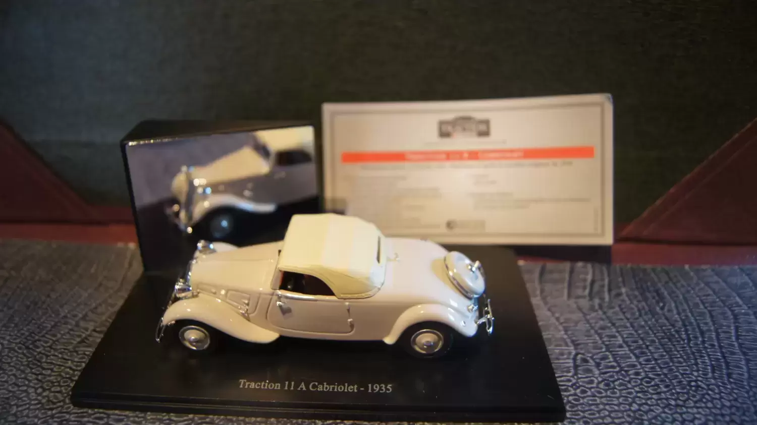 Voitures La Saga des TRACTION Citroën - Editions Atlas - Traction 11 A Cabriolet - 1935