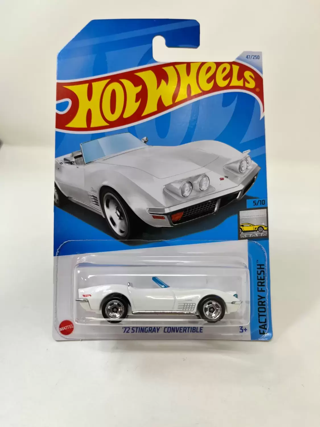 Mainline Hot Wheels - \'72 Stingray Convertible (White) 5/10