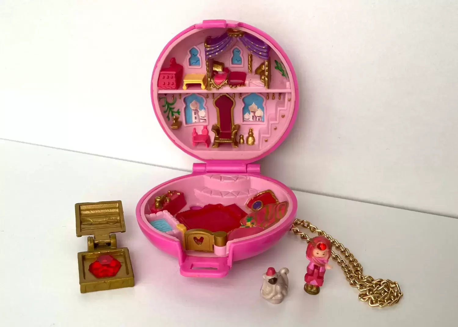 Polly Pocket Princess Polly’s deals Necklace