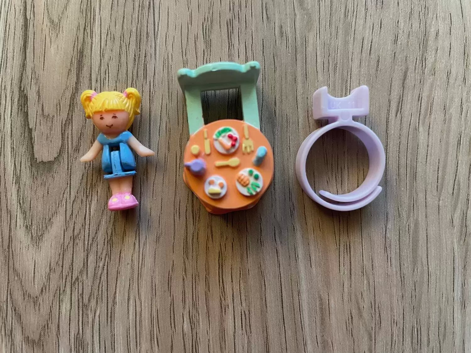 Polly Pocket Bluebird (vintage) - Tiny Tina\'s Dinner Time Ring - Orange Tablecloth