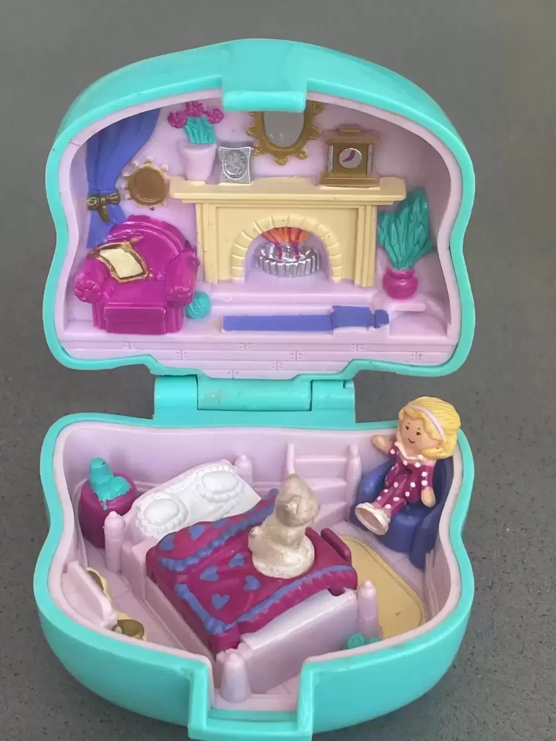 Polly Pocket Bluebird (vintage) - Cuddly Kitty