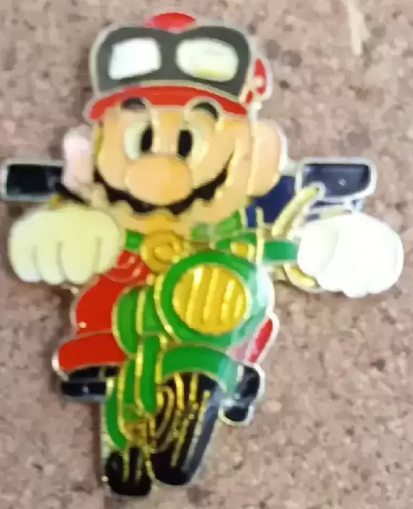 Mario/Super Mario Pins - Mario moto verte