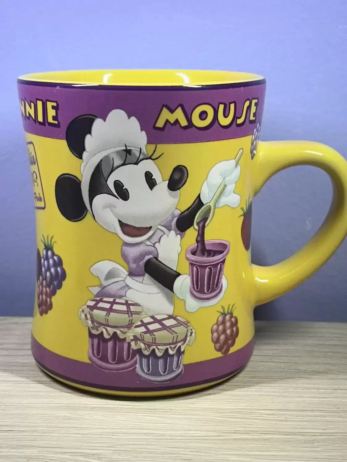 Mugs Disney - Minnie cuisine vintage jaune