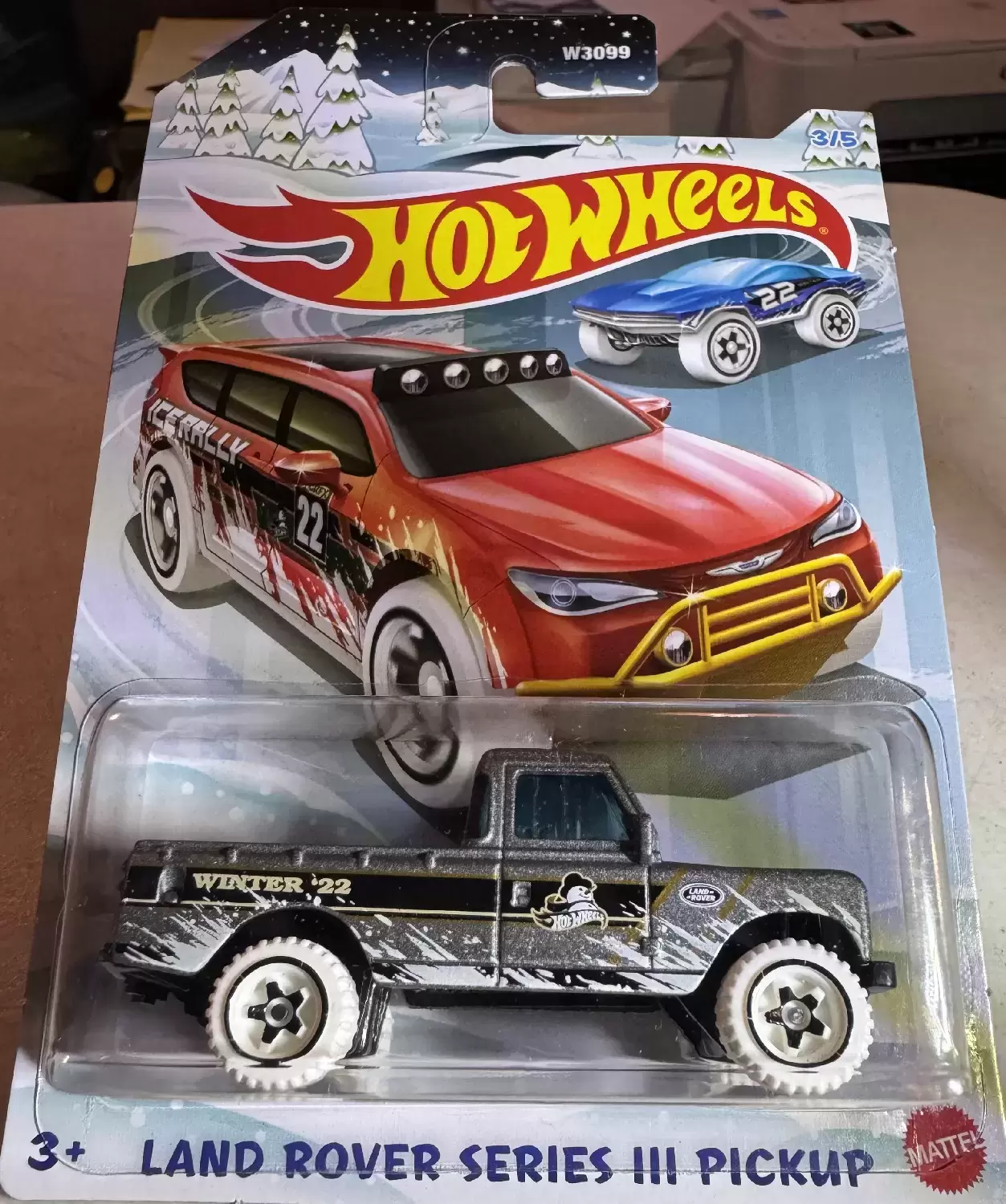 Hot Wheels Classiques - Happy Holidays 2021 - Land Rover Series III Pickup (3/5)