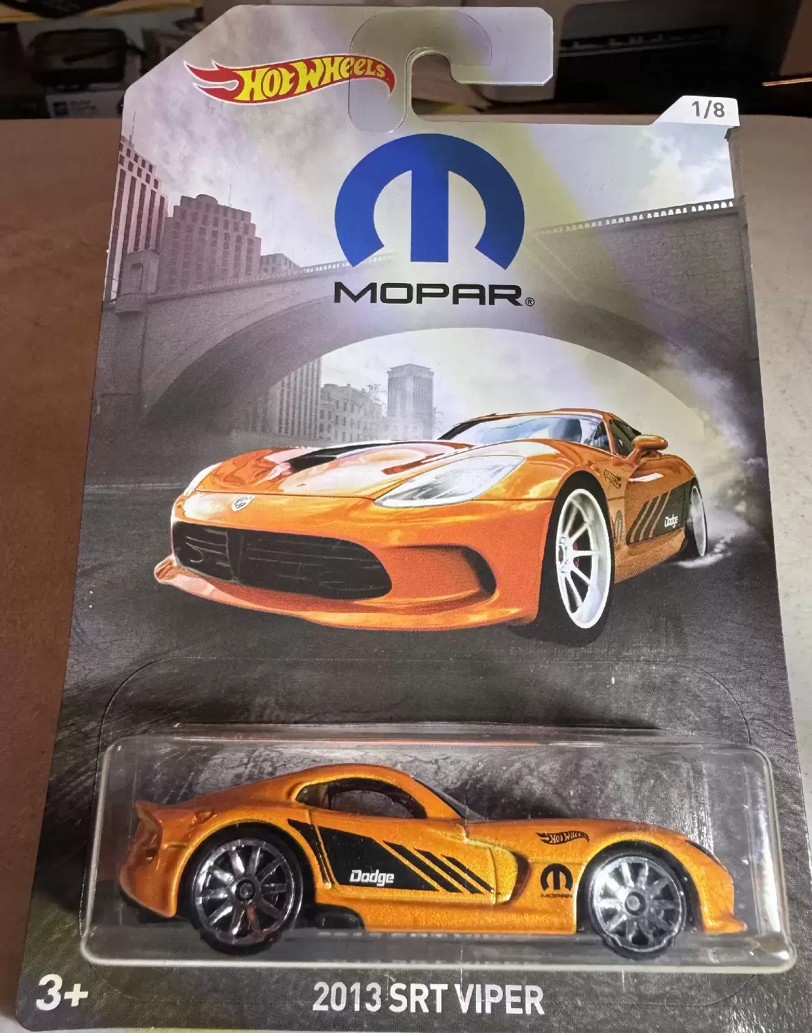 Mainline Hot Wheels - Hot Wheels Mopar Series 2017 - 2013 SRT Viper (1/8)