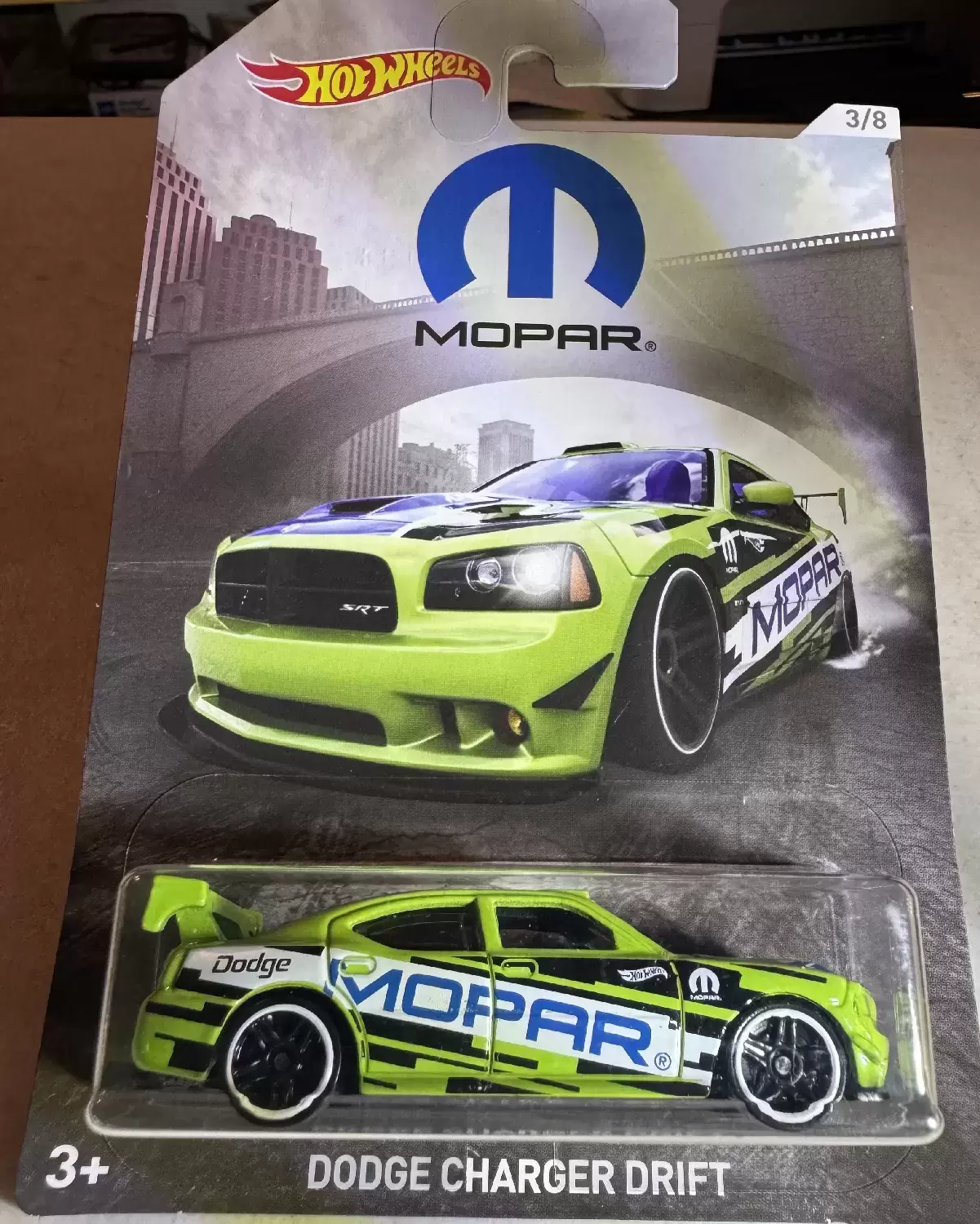 Mainline Hot Wheels - Hot Wheels Mopar Series 2017 - Dodge Charger Drift (3/8)