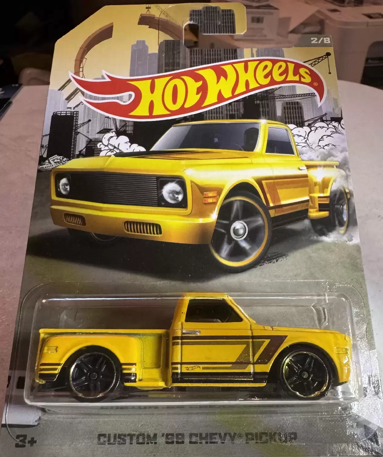 Mainline Hot Wheels - Hot Wheels Truck Series 2015 - Custom ‘68 Chevy Pick Up (2/8)