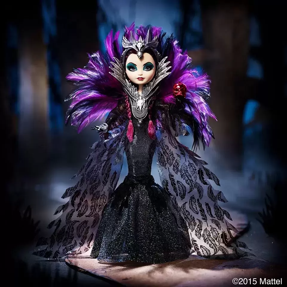 Ever After High Dolls - Raven Queen, The Evil Queen - SDCC 2015