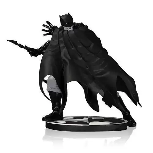 DC Collectibles Statues - Batman Black & White (Dave Johnson)
