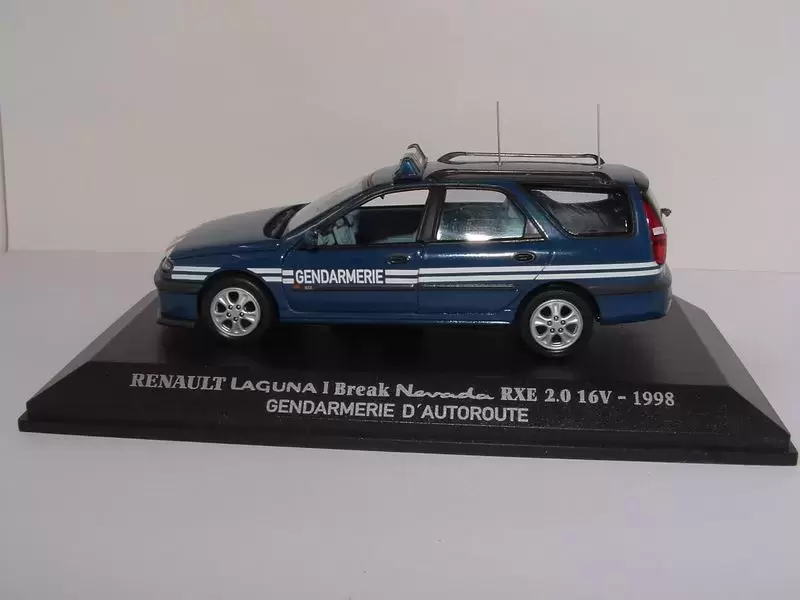 Renault Collection - Renault Laguna I break nevada RXE 2,0 16V \