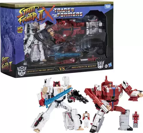 Transformers Collaborative - Street Fighter II Mash-Up, Optimus Prime [Ryu] vs. Megatron [M. Bison]