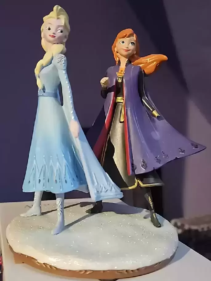 Disneyland Paris Statues - La Reine des Neiges 2 - Elsa et Anna